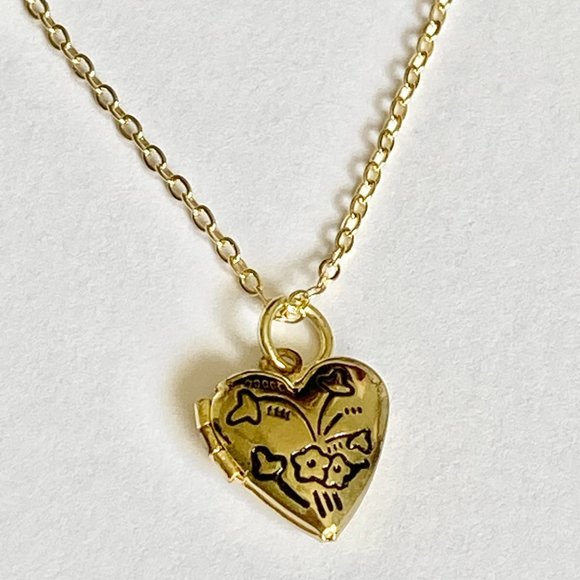 Vintage Gold Flower Heart Locket Necklace Dainty Small Photo Charm 18" Plated - Picture 7 of 10